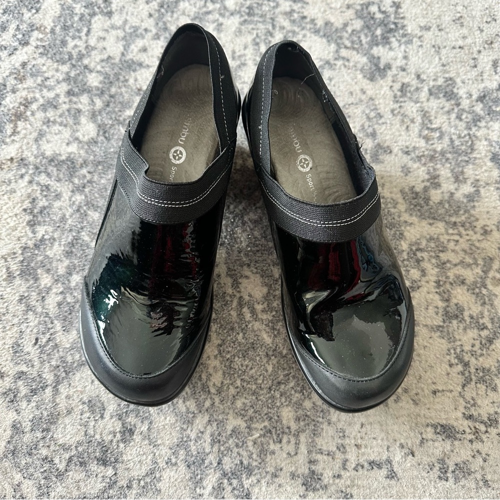EUC Jambu Black Patent Sport Wedge--sz 6.5